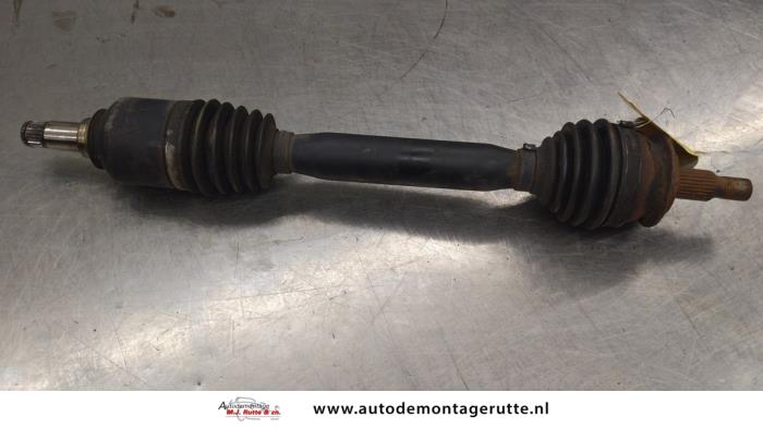 Gebruikte Aandrijfas links-voor Mercedes B-Klasse O187260