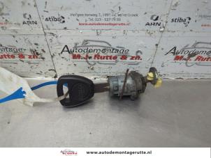 O187315 Gebruikte portierslot cilinder links Honda Civic