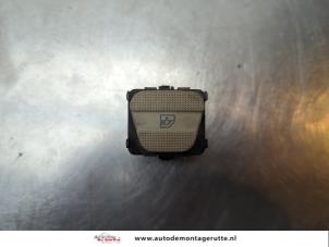 O187373 Gebruikte ruit schakelaar elektrisch Volkswagen Golf