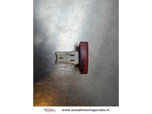 O187387 Gebruikte paniekverlichtings schakelaar Citroen C1