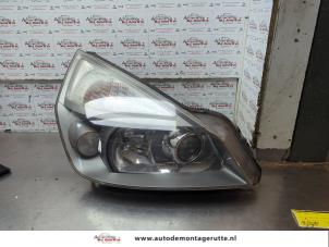 O187389 Gebruikte rechter koplamp Renault Espace
