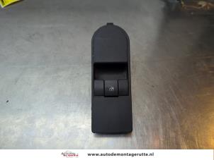 O187415 Gebruikte elektrisch raam schakelaar Opel Zafira