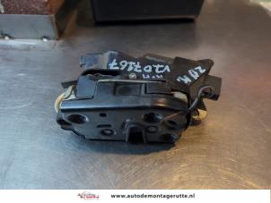 O187422 Gebruikte schuifdeur slotmechaniek rechts Mercedes Vito