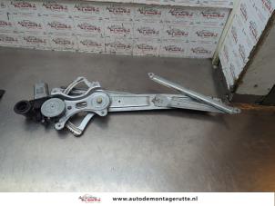 O187449 Gebruikte ruitmechaniek 4deurs rechts-voor Toyota Corolla Verso