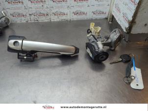 O187455 Gebruikte slotenset Toyota Corolla Verso