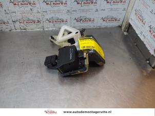 O187493 Gebruikte achterklep slotmechaniek Volvo V70