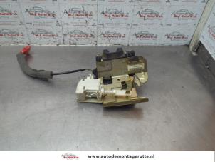 O187494 Gebruikte achterklep slotmechaniek Ford Galaxy