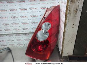 O187505 Gebruikte achterlicht rechts Mazda 5.