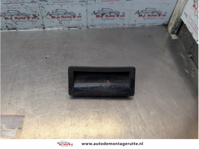 Gebruikte Schakelaar achterklep Volkswagen Passat O187548