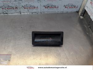 O187548 Gebruikte schakelaar achterklep Volkswagen Passat
