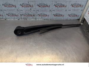 O187549 Gebruikte ruitenwisserarm achter Volkswagen Passat