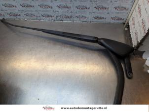 O187583 Gebruikte ruitenwisserarm voor Renault Megane Scenic