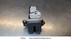 O187596 Gebruikte slotmechaniek achterklep Opel Agila