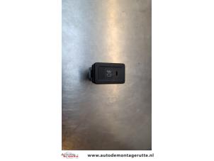 O187603 Gebruikte mistlamp schakelaar Opel Agila