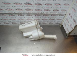 O187714 Gebruikte ruitensproeiertank voor Citroen C1