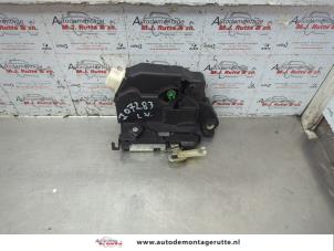 O187721 Gebruikte deurslot mechaniek 2deurs links Mini ONE