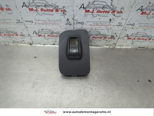 O187733 Gebruikte ruit schakelaar elektrisch Fiat Fiorino