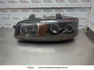 O187751 Gebruikte koplamp links Fiat Punto