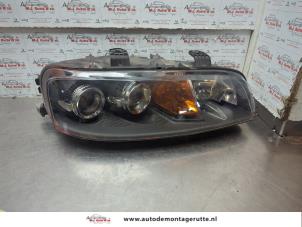 O187752 Gebruikte rechter koplamp Fiat Punto