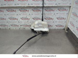 O187758 Gebruikte deurslot mechaniek 2deurs rechts Renault Twingo