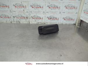 O187759 Gebruikte schakelaar achterklep Renault Twingo