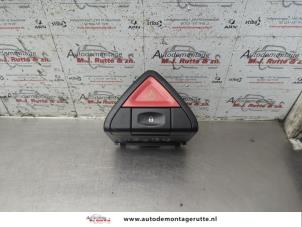 O187802 Gebruikte paniekverlichtings schakelaar Renault Koleos