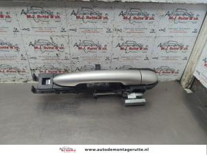 O187814 Gebruikte portiergreep 4deurs rechts-achter Renault Koleos