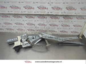 O187851 Gebruikte raammechaniek 4deurs links-voor Opel Signum