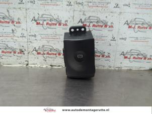 O187857 Gebruikte schakelaar handrem Renault Koleos