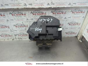 O187861 Gebruikte achterklep slotmechaniek Volvo V70