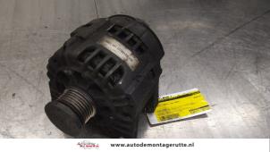 O187917 Gebruikte dynamo Renault Trafic