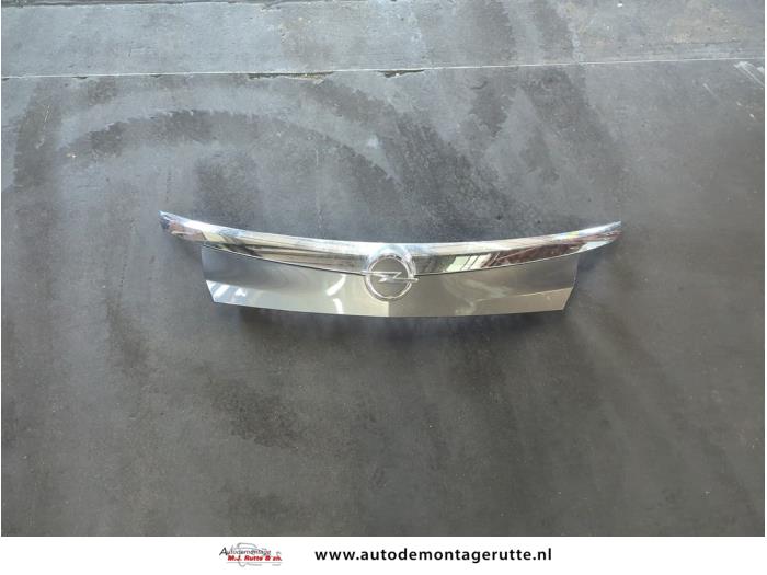 Gebruikte Handgreep Achterklep Opel Insignia O187977