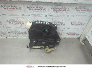 O187985 Gebruikte deurslot mechaniek 2deurs links Mini ONE