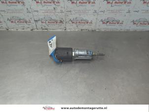 O187988 Gebruikte sleutel+contactslot Opel Meriva
