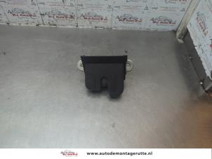 O188001 Gebruikte slotmechaniek achterklep Seat Ibiza