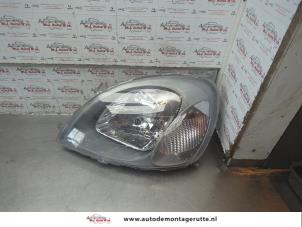 O188013 Gebruikte linker koplamp Toyota Yaris