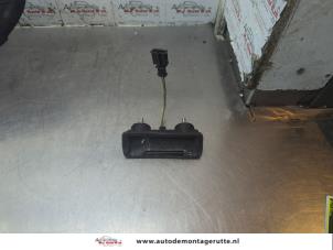 O188020 Gebruikte schakelaar achterklep Skoda Fabia