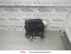 O188043 Gebruikte slotmechaniek portier 2deurs rechts Mini ONE