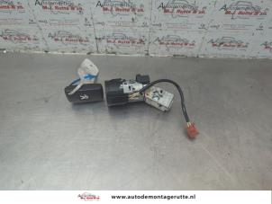 O188047 Gebruikte sleutel+contactslot Peugeot 1007