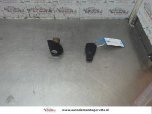 O188049 Gebruikte portierslot cilinder links Mercedes A-Klasse