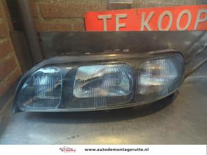 O188097 Gebruikte linker koplamp Volvo XC70