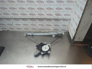 O188176 Gebruikte ruitmechaniek 4deurs rechts-voor Mitsubishi Outlander