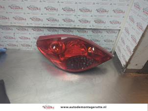 O188206 Gebruikte achterlicht links Peugeot 207