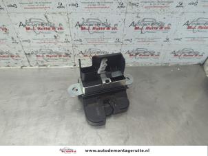 O188274 Gebruikte slotmechaniek achterklep Volkswagen Polo