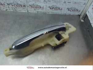 O188301 Gebruikte deurgreep 4deurs links-voor Kia Sorento