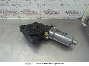 O188307 Gebruikte portierruitmotor Kia Sorento
