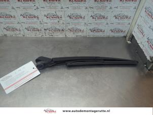 O188316 Gebruikte ruitenwisserarm achter Kia Sorento