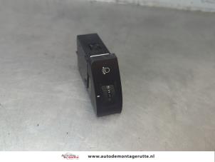 O188329 Gebruikte schakelaar koplamp ihv Kia Sorento