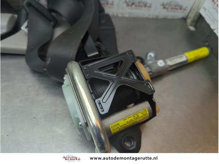 Gebruikte Veiligheidsgordel rechts-voor Opel Insignia O188344