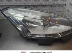 O188402 Gebruikte rechter koplamp Citroen C4 Picasso